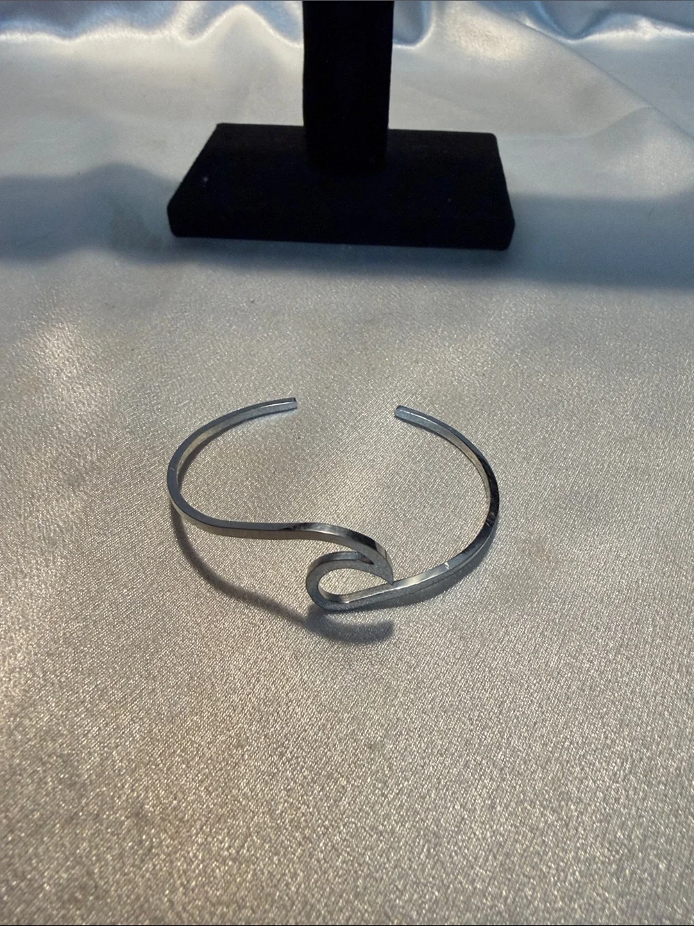 Source Unknown Silver Swirl Open Cuff Bracelet